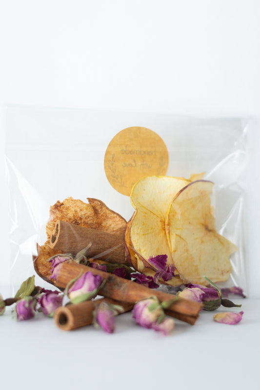Spiced Sweet Hearts Simmer Pot - Auroras Trading Post